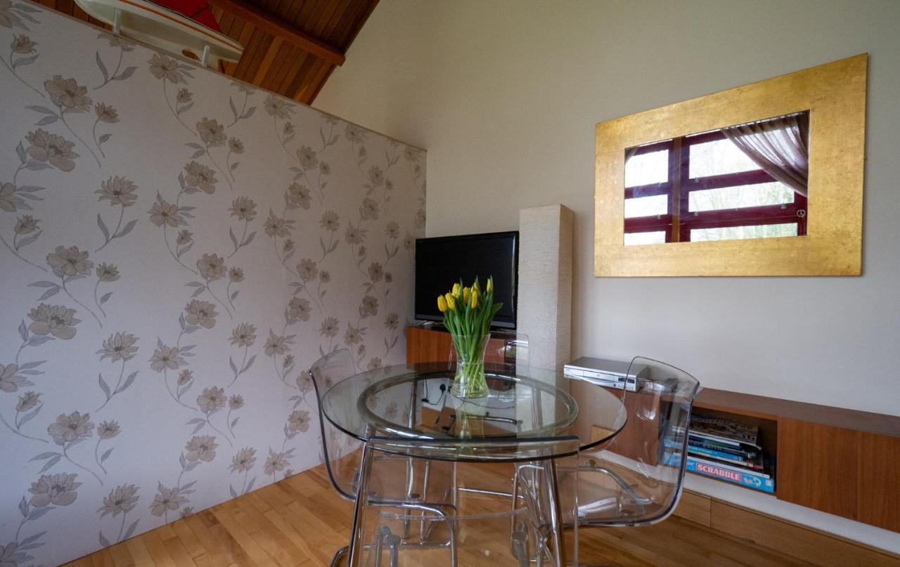 Surlingham Lodge Studio Large Family Cottage NWI Buitenkant foto