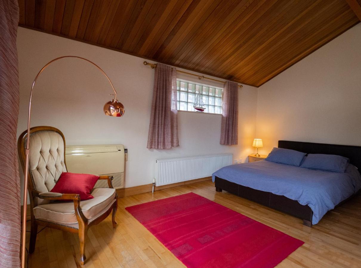 Surlingham Lodge Studio Large Family Cottage NWI Buitenkant foto