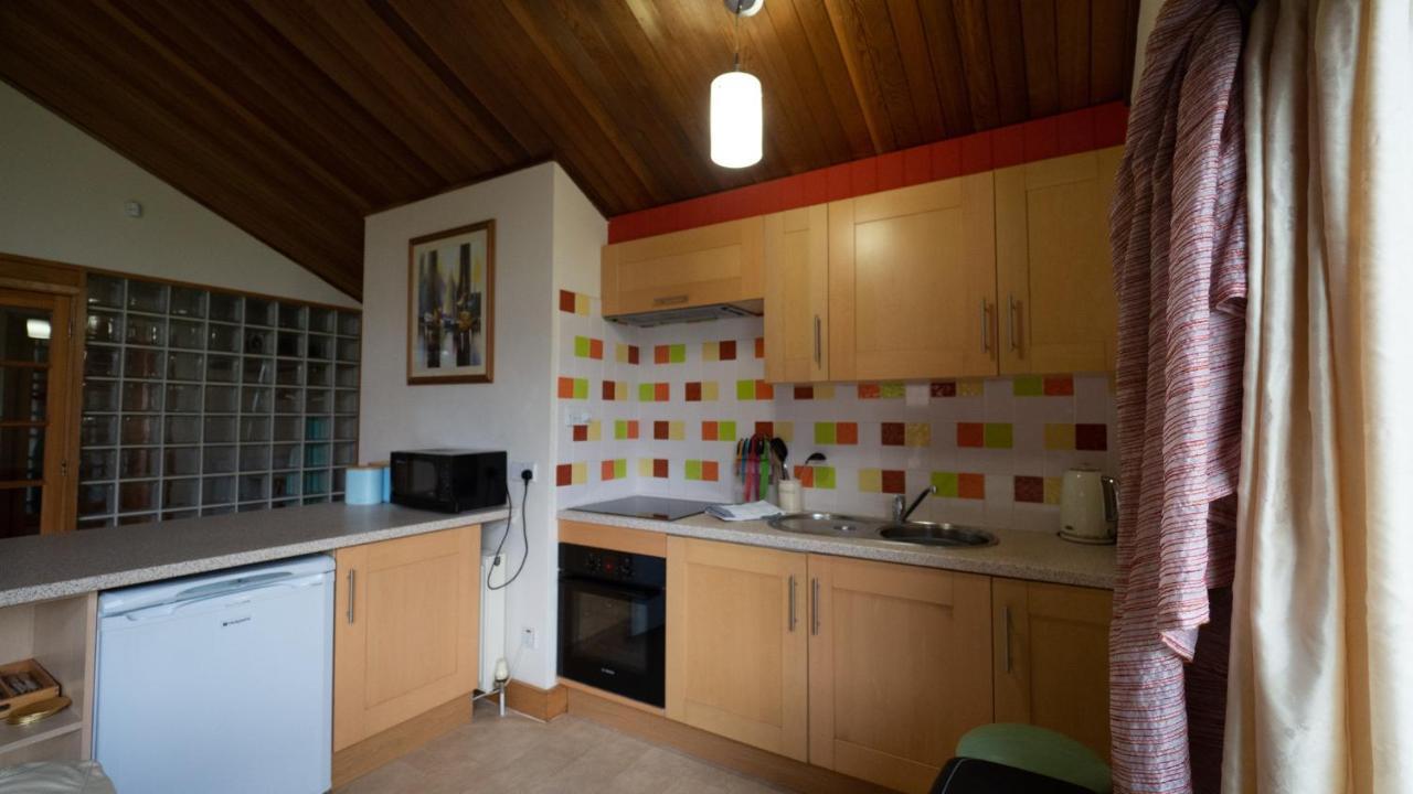 Surlingham Lodge Studio Large Family Cottage NWI Buitenkant foto
