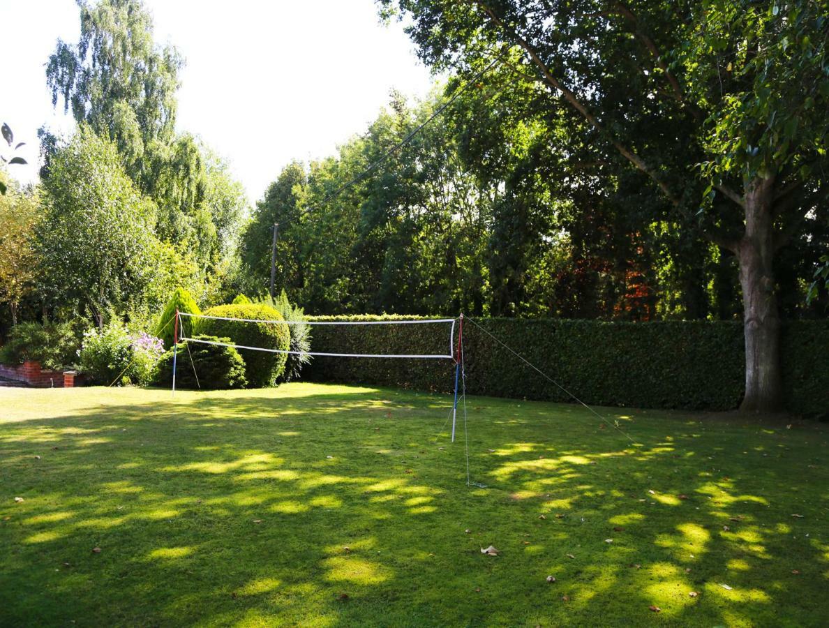 Surlingham Lodge Studio Large Family Cottage NWI Buitenkant foto